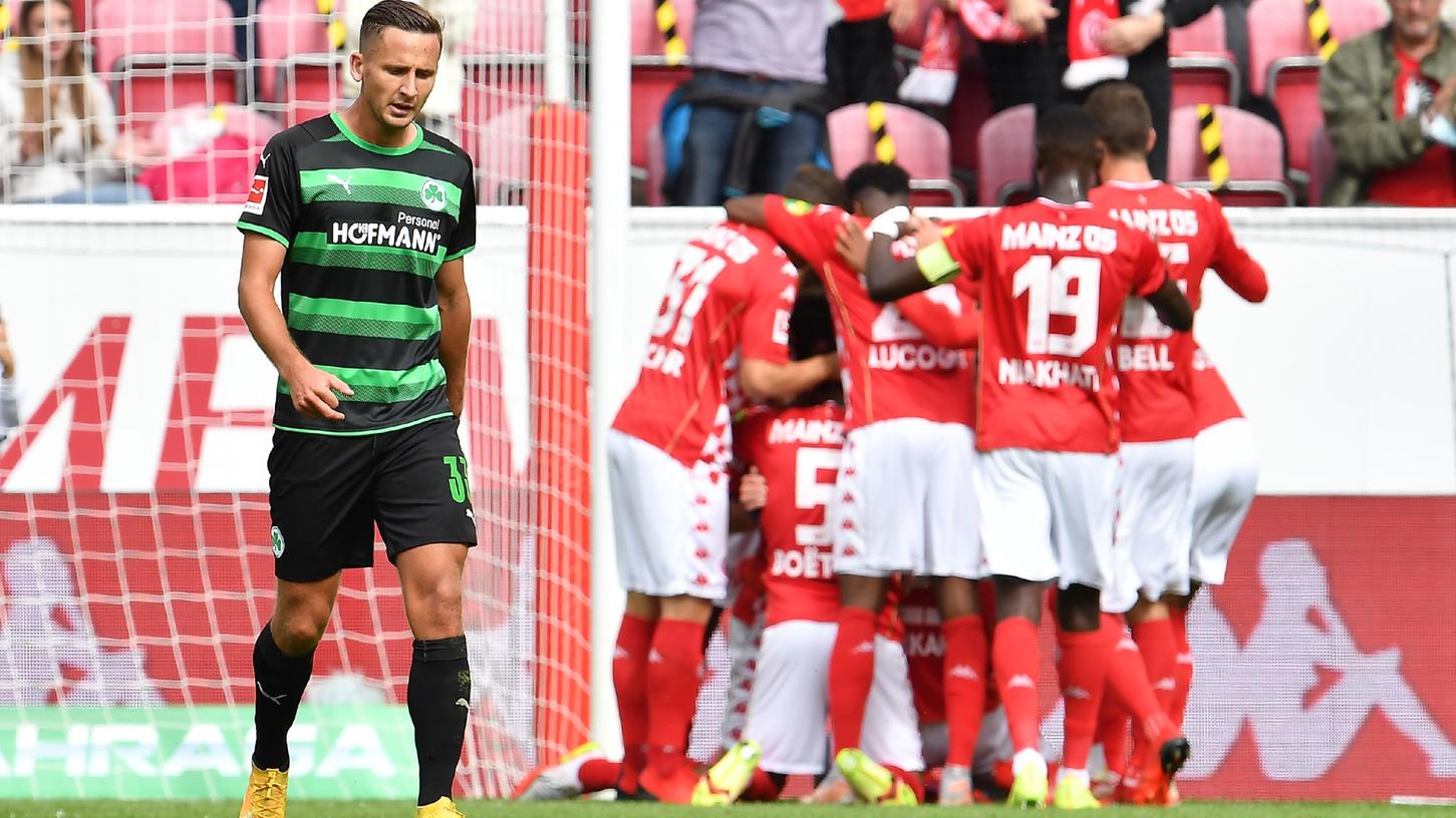 Zweites Auswärtsspiel in der Bundesliga, zweite Niederlage: Paul Seguin und seine Fürther mussten den Mainzern mehrmals beim Jubeln zuschauen.