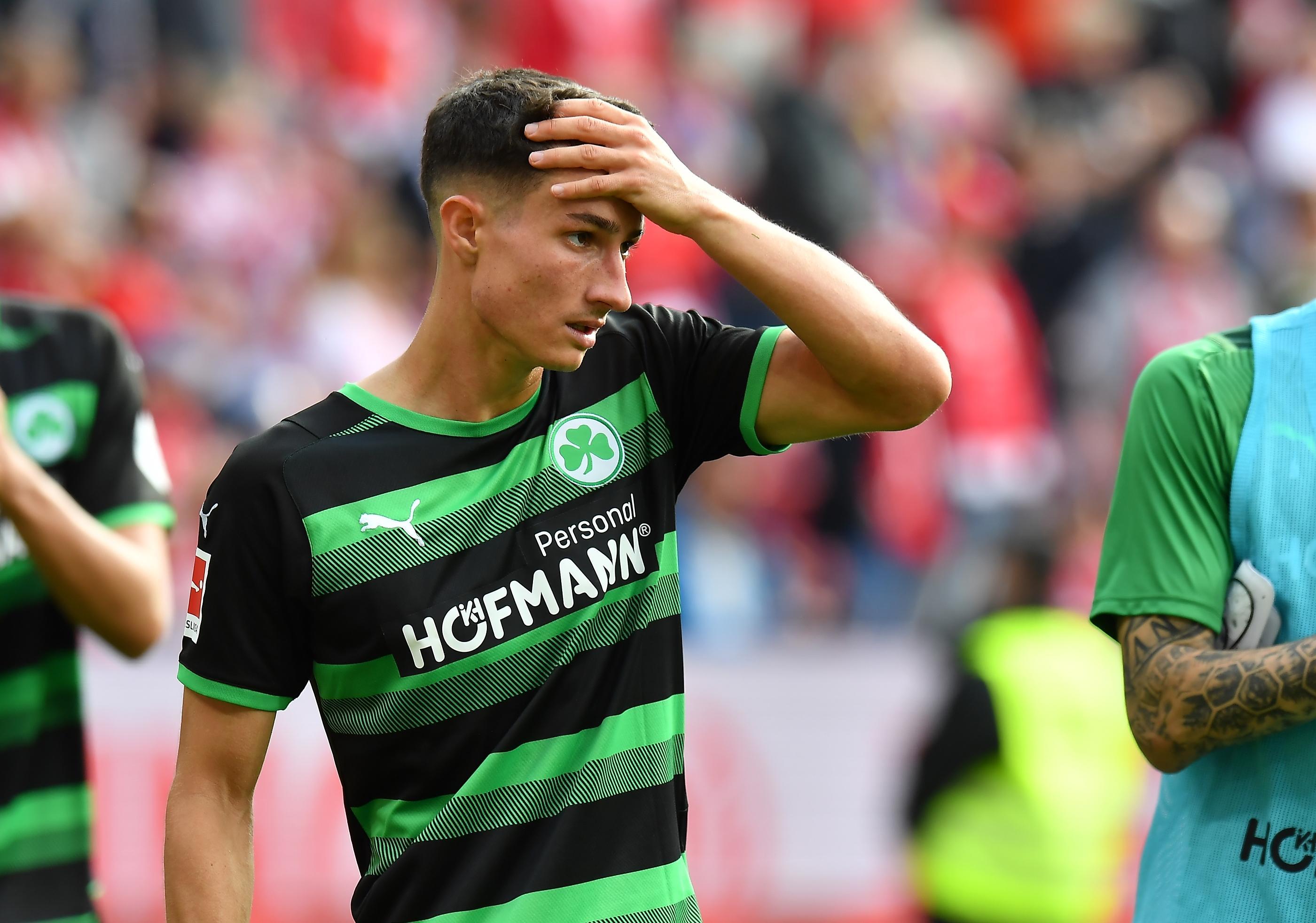 Halbzeit in Mainz: Nach den zwei Gegentoren konnte sich die Spielvereinigung etwas fangen und einen hören Rückstand verhindern, wenngleich der FSV kurz vor der Pause nach einem Klärungsversuch der Kleeblatt-Abwehr noch eine Chance bekommen hat.