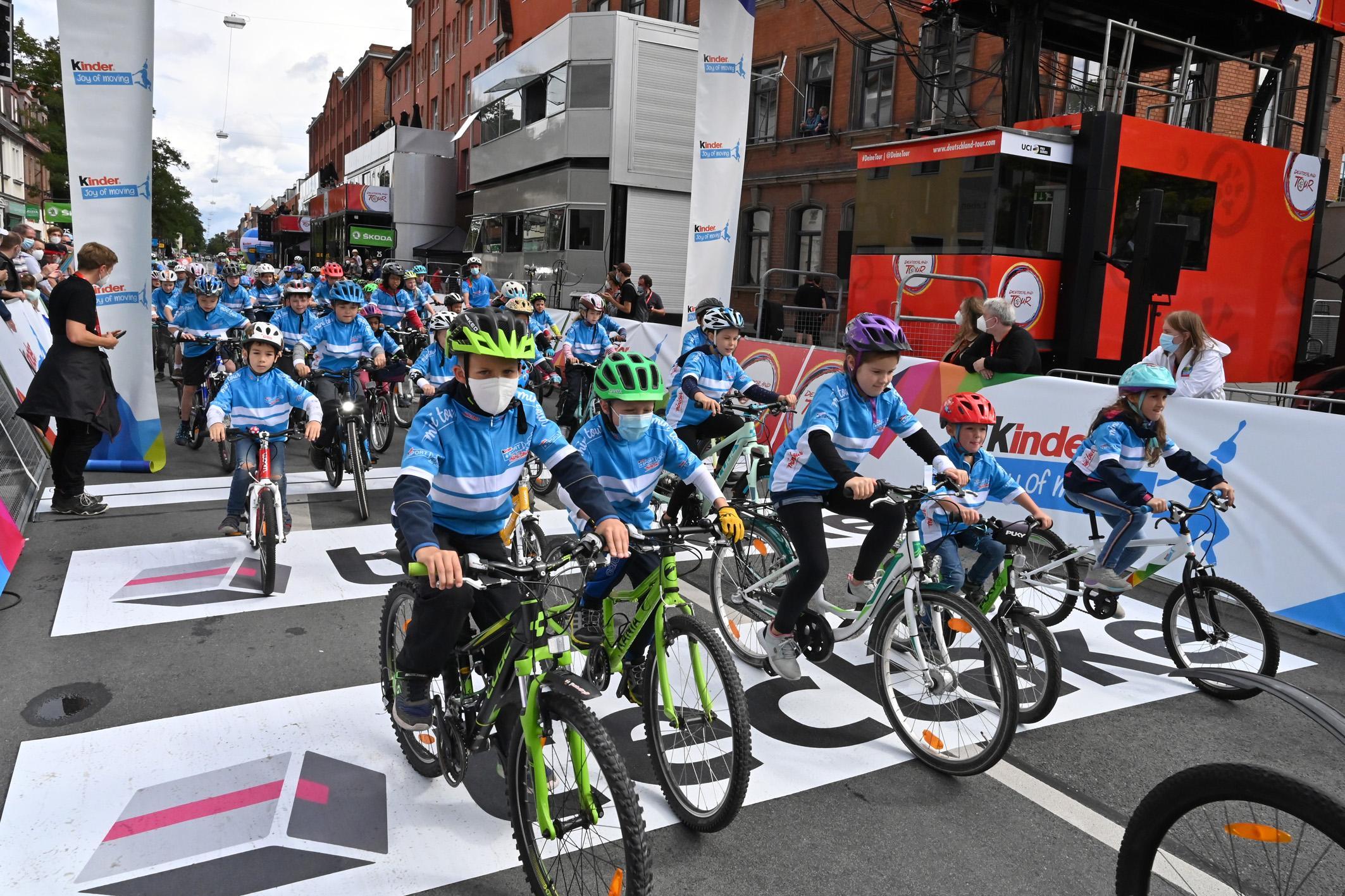 Ein weiterer Höhepunkt war die große "Bike Parade", bei der sich alle Altersklassen bis zwölf Jahren ebenfalls auf die Profi-Strecke wagten.