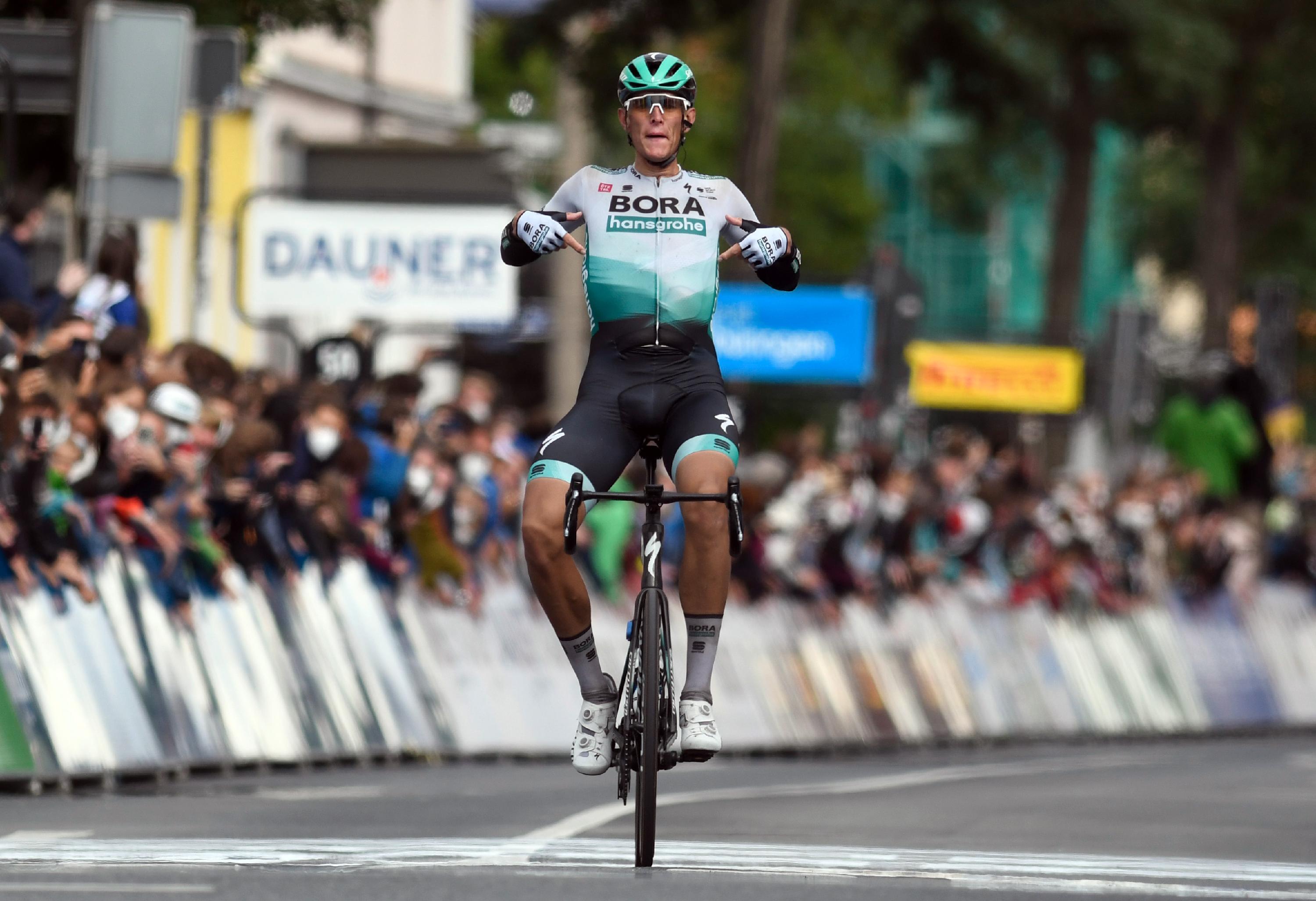 Nils Politt vom Team Bora-Hansgrohe konnte am meisten Dampf machen - und fuhr schließlich einen Solo-Sieg ein.