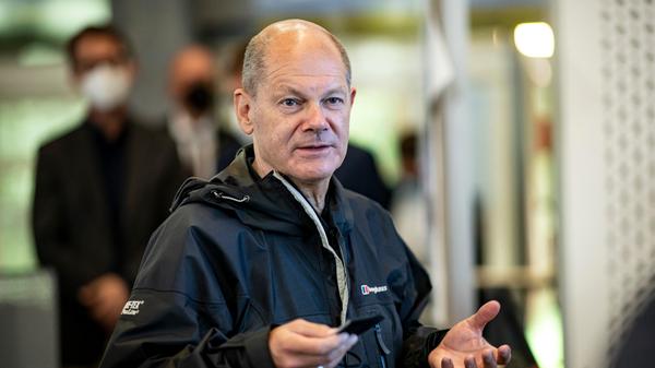 Wahlkampf SPD - Olaf Scholz besucht Hybridkraftwerk