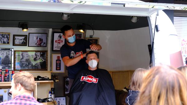 Darf es ein neuer Haarschnitt sein?