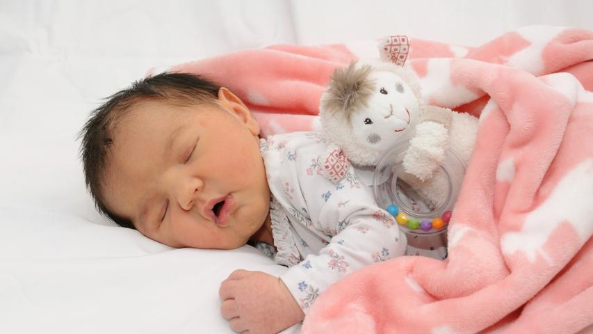 Die kleine Emily kam am 25. August im Klinikum Nürnberg Süd zur Welt. Bei einer Größe von 52 Zentimetern brachte sie 3920 Gramm auf die Waage. 
