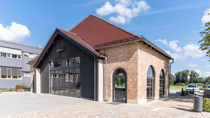 Das Heizhaus vis-a-vis der Fortuna wird unter anderem für Ausstellungen genutzt, der Innenhof davor funktioniert für kleine Open Airs sehr gut. Das Heizhaus vis-a-vis der Fortuna wird unter anderem für Ausstellungen genutzt, der Innenhof davor funktioniert für kleine Open Airs sehr gut.
