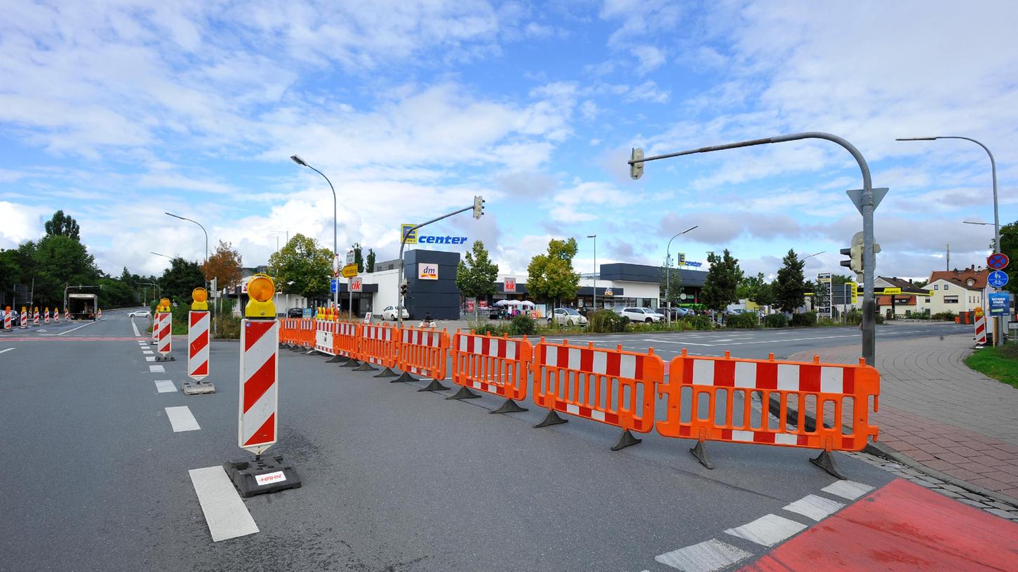 Forchheim: Baustelle in der Bamberger Straße, langer Stau in  der Bügstraße