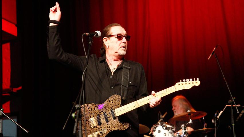 Stammgast bei "Blues Will Eat": Rudi Madsius ist mit seiner Band auch bei der Jubiläumsausgabe am 28. Oktober 2023 wieder live dabei. Stammgast bei "Blues Will Eat": Rudi Madsius ist mit seiner Band auch bei der Jubiläumsausgabe am 28. Oktober 2023 wieder live dabei.