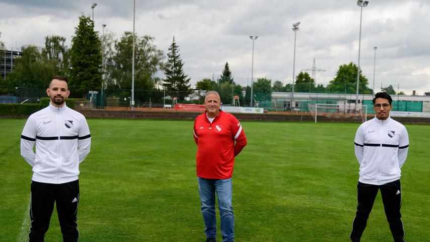 Die neue Führungsspitze der Bayernliga-Mannschaft des ATSV Erlangen: Trainer Fabian Adelmann (links) und sein Assistent Karim Farhan (rechts) mit Abteilungsleiter Jörg Markert.