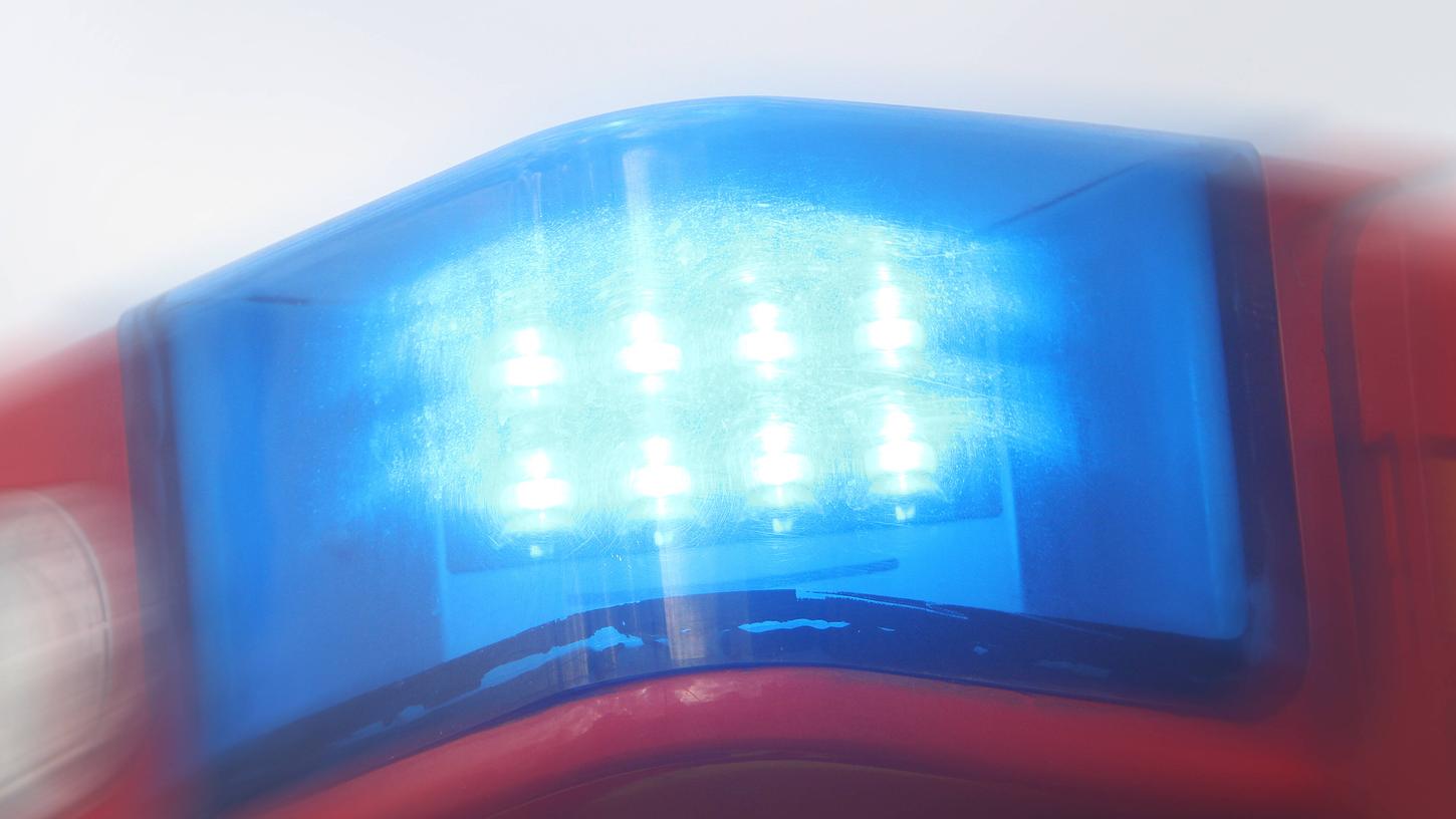 Am Freitagvormittag kam es in Leutershausen im Landkreis Ansbach zu einem Verkehrsunfall.
Am Freitagvormittag kam es in Leutershausen im Landkreis Ansbach zu einem Verkehrsunfall.