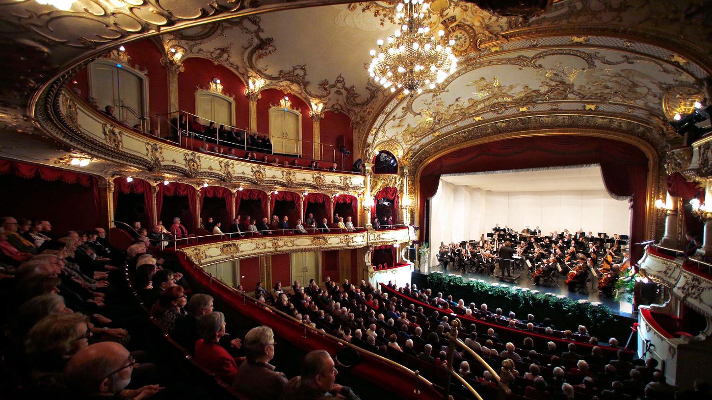 Volles Haus und keine Maske mehr: In wenigen Tagen ist dies wieder im Stadttheater Fürth möglich.
Volles Haus und keine Maske mehr: In wenigen Tagen ist dies wieder im Stadttheater Fürth möglich.