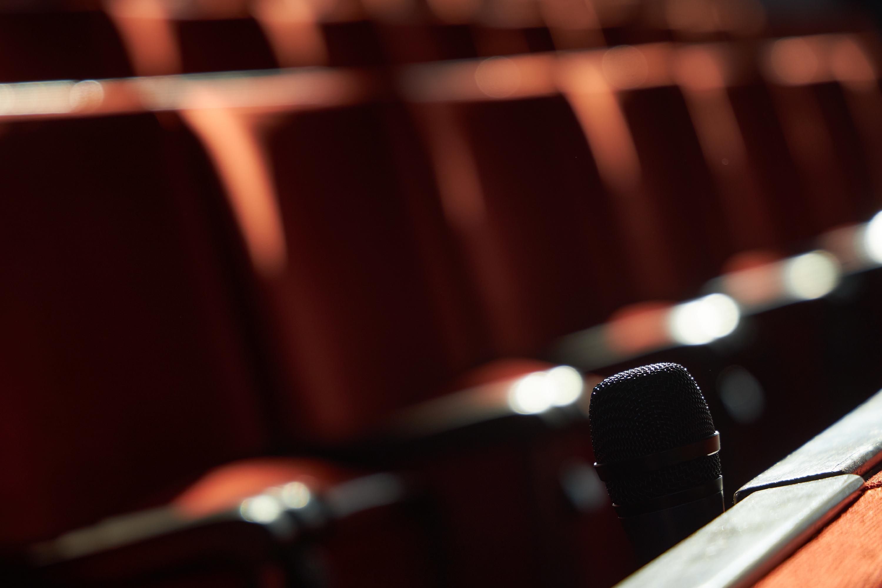 Sylvio Kosse verzichtet auf Schärfe und nimmt dem Motiv so ganz bewusst auch die Gegenständlichkeit.  