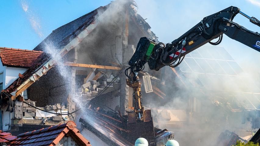 Einfamilienhaus in Rohrbach explodiert: Großaufgebot an Rettungskräften im Einsatz