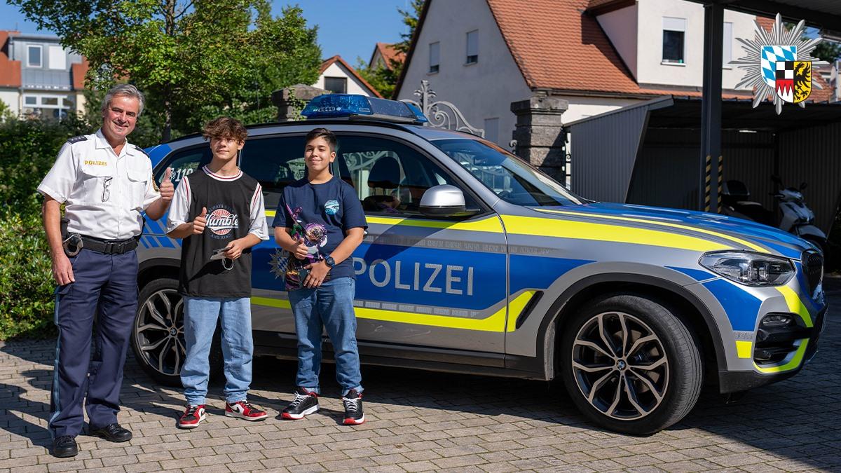 Die beiden Jungs retteten eine Frau in Not aus dem See.
Die beiden Jungs retteten eine Frau in Not aus dem See.