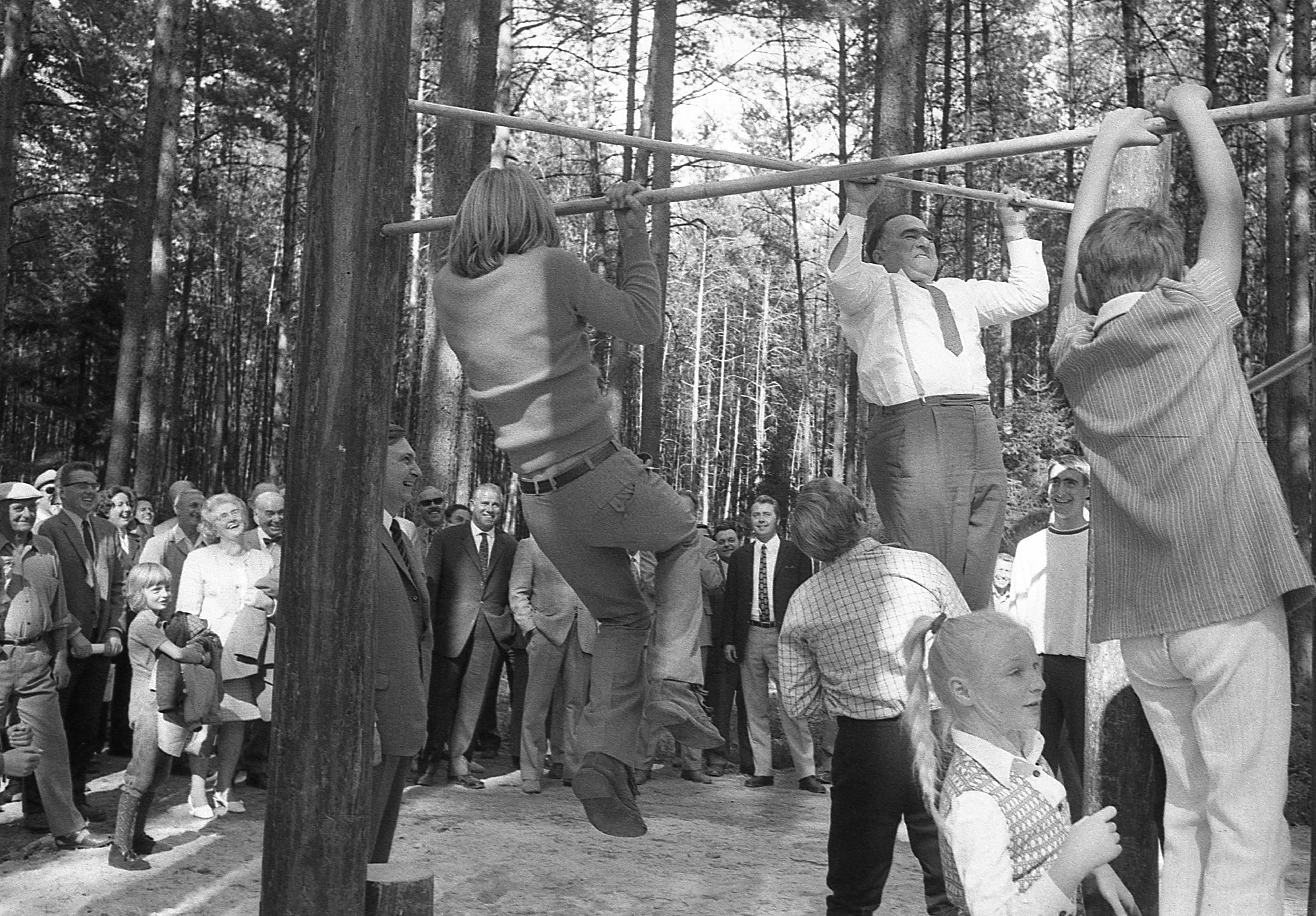 7. September 1971: Spaziergänge und Sport im Föhrenwald 7. September 1971: Spaziergänge und Sport im Föhrenwald