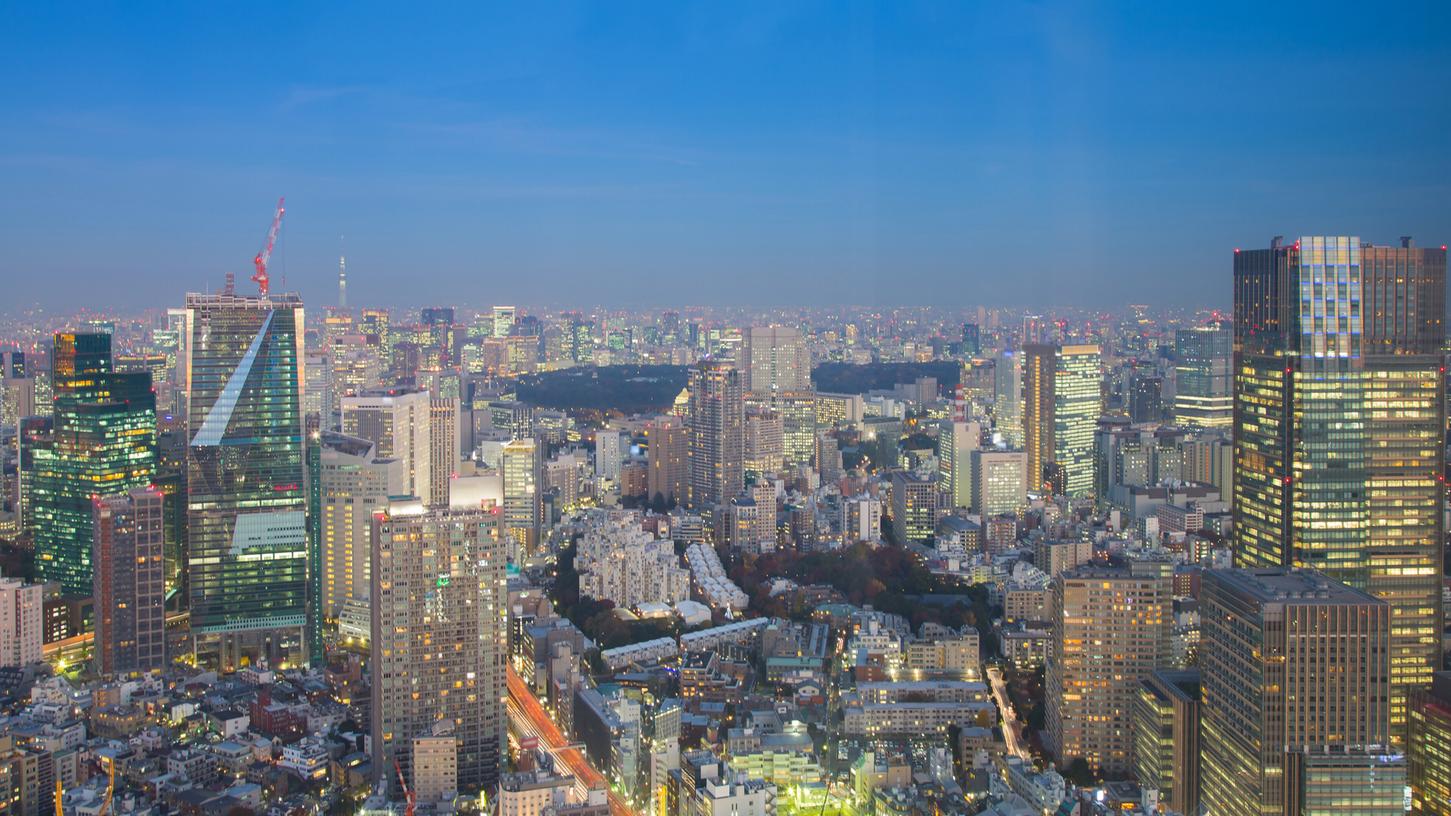 In Städten wie Tokio war in Zeiten der Corona-Einschränkungen deutlich öfter der blaue Himmel zu sehen.