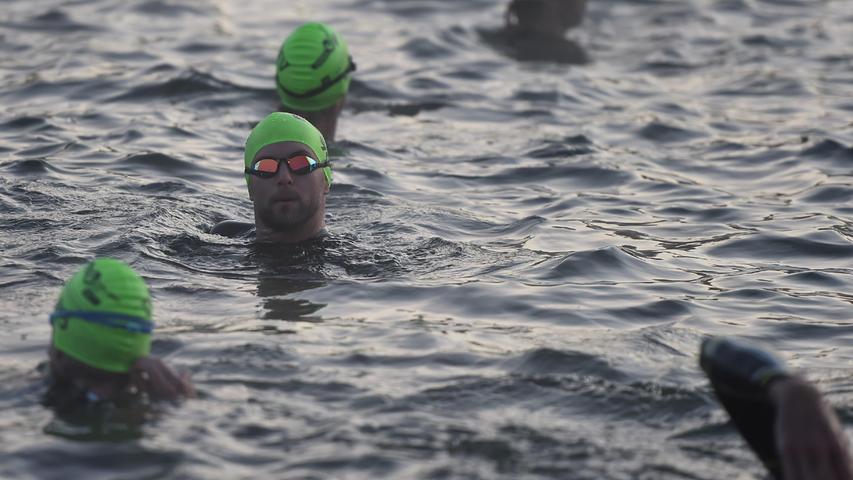 Schwimmstart beim Challenge Roth: Bei diesen Bildern läuft es Ihnen eiskalt den Rücken herunter!