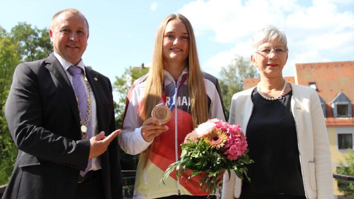 Feucht empfängt die Olympionikin Charline Schwarz