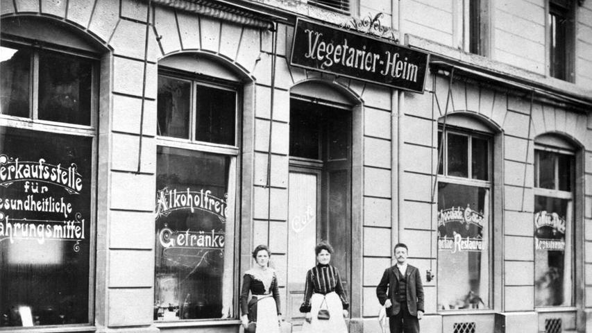 Das „Vegetarierheim“ in Zürich, 1898 eröffnet, hatte es anfangs schwer. Angesichts der vielen Spötter traute sich kaum ein Gast hinein, zumindest nicht durch die Vordertür.