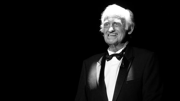 Der Film- und Theaterschauspieler Jean-Paul Belmondo ist im Alter von 88 Jahren gestorben. Mit Filmen wie "Außer Atem", "Das Geheimnis der falschen Braut" und "Abenteuer in Rio" schrieb er Filmgeschichte und faszinierte die größten Regie-Meister Frankreichs.