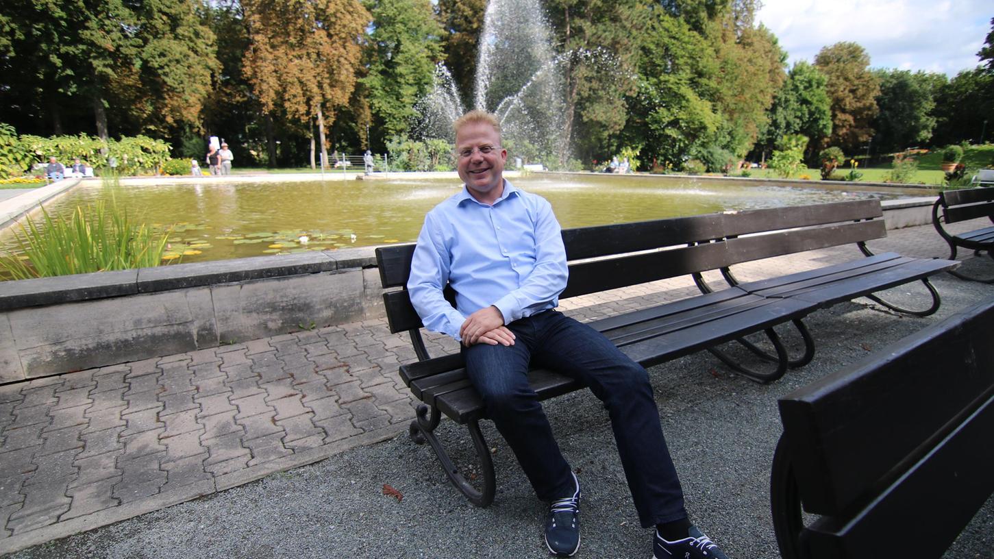 Kurdirektor im Kurpark: Mike Bernasco vor seinem Abschied.
Kurdirektor im Kurpark: Mike Bernasco vor seinem Abschied.
