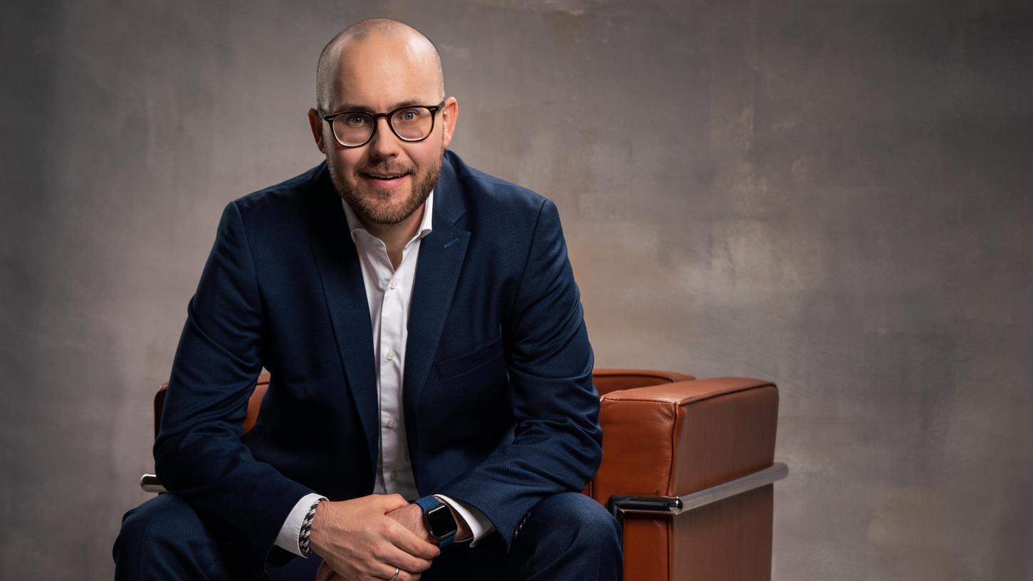 Felix Locke, für den die Politik „Hobby und Leidenschaft “ ist, will für die Freien Wähler in den Bundestag, weil „ich als Kommunalpolitiker gemerkt habe, wie wesentlich der Einfluss hier vor Ort durch die Bundespolitik ist.“
Felix Locke, für den die Politik „Hobby und Leidenschaft “ ist, will für die Freien Wähler in den Bundestag, weil „ich als Kommunalpolitiker gemerkt habe, wie wesentlich der Einfluss hier vor Ort durch die Bundespolitik ist.“