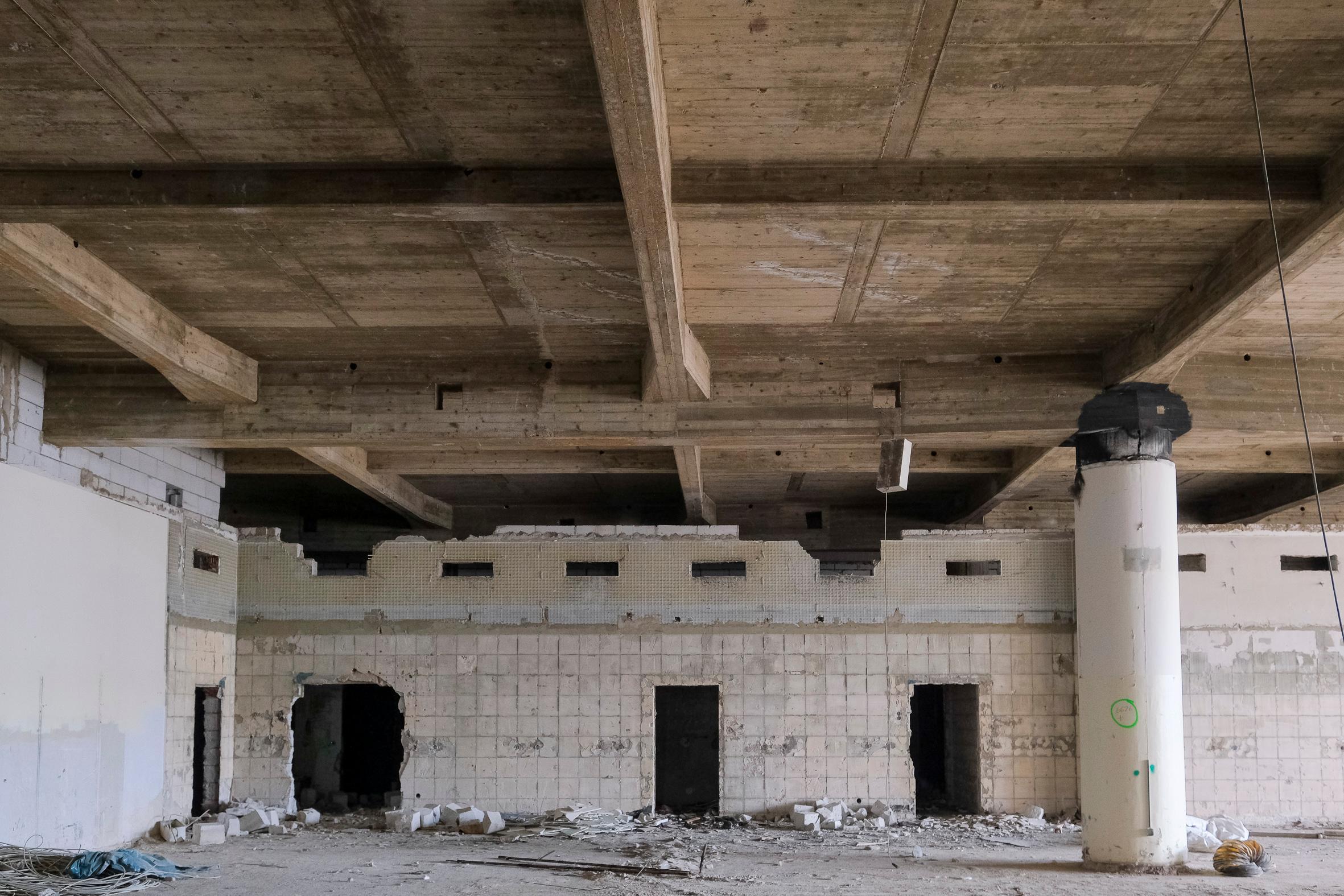 Zwölf Jahre lang stand der Riesenkomplex so gut wie leer, nur ab und zu regte sich mit kleinen Zwischennutzungen etwas Leben in dem einstigen Quelle-Versandzentrum. 