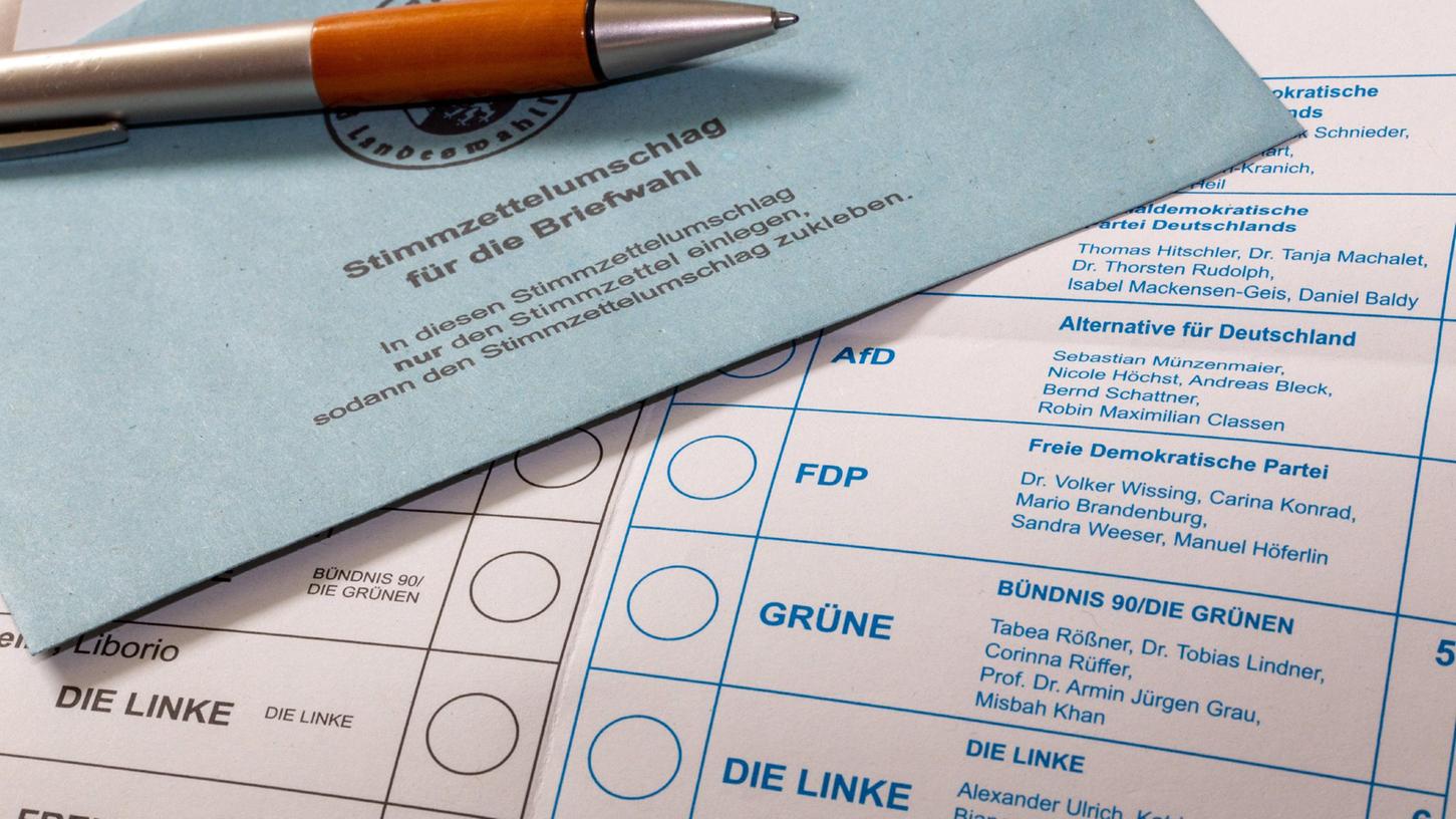Stimmzettel und Briefumschlag für die Bundestagswahl am 26. September 2021
Stimmzettel und Briefumschlag für die Bundestagswahl am 26. September 2021