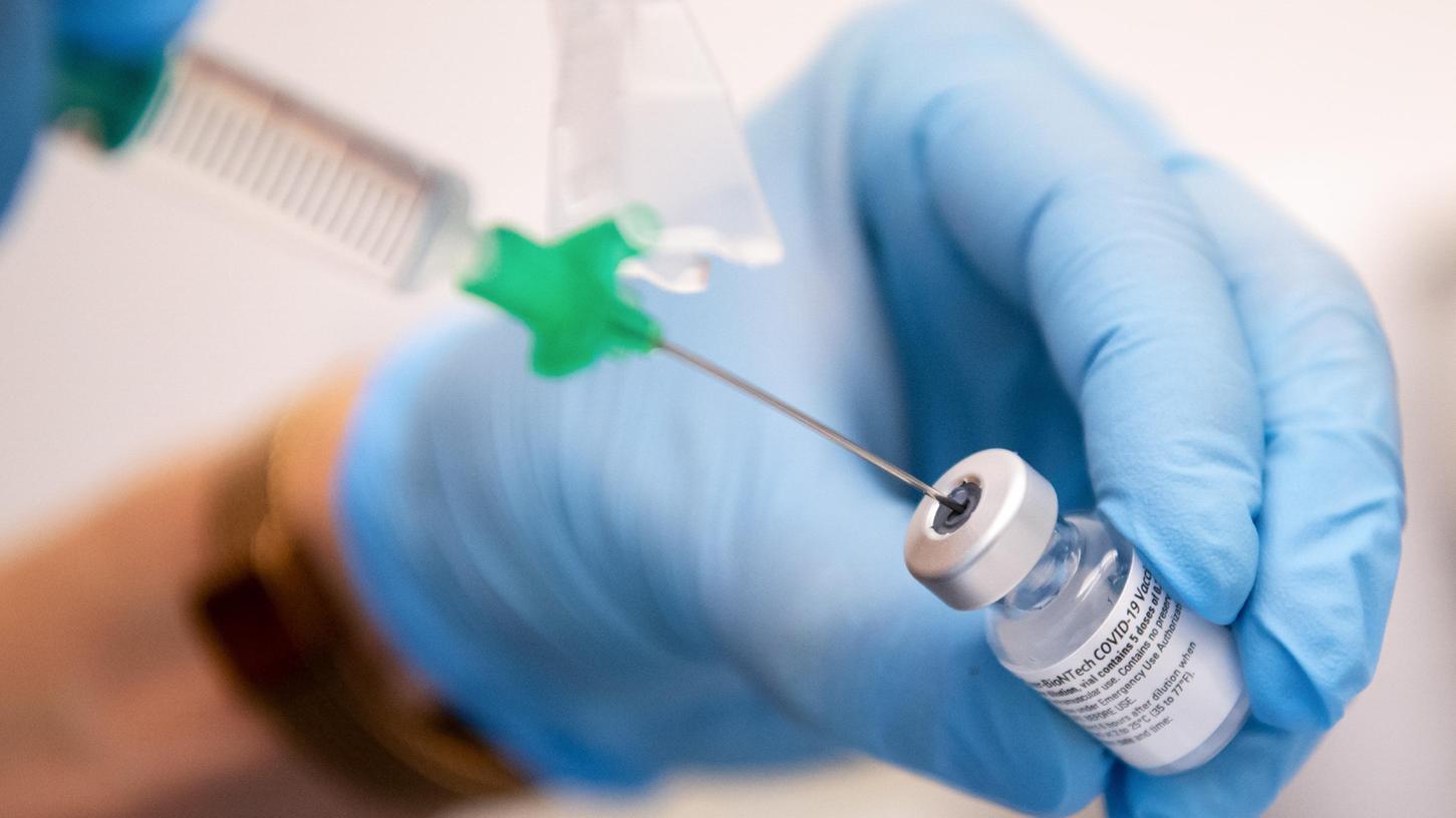 Laut einer israelischen Studie schützt eine überstandene Corona-Infektion besser vor der Delta-Variante als eine doppelte Impfung mit dem Biontech/Pfizer-Vakzin. 