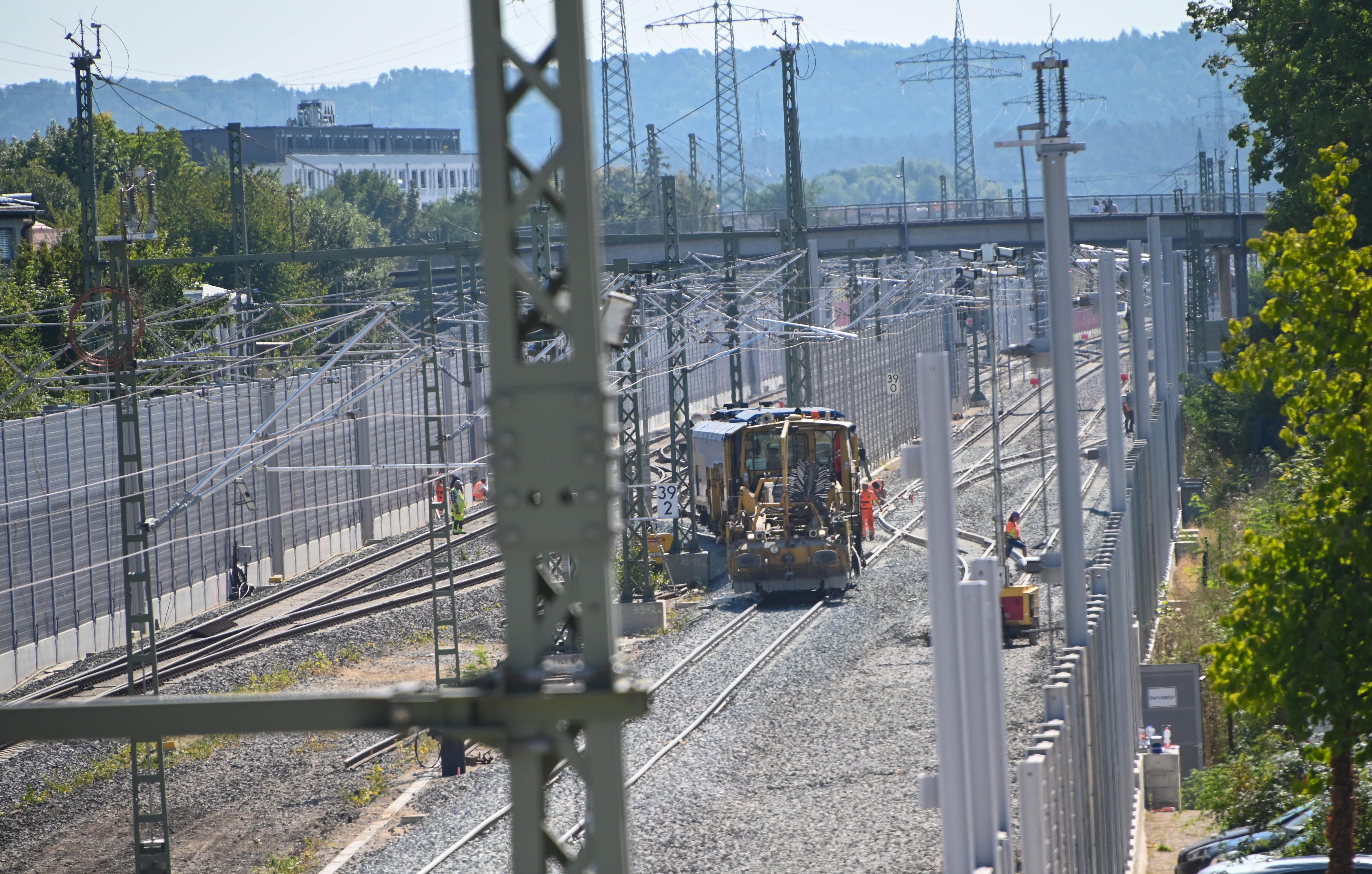 Und all das, damit am Ende der viergleisige Ausbau der Gesamtstrecke vollendet werden kann. 