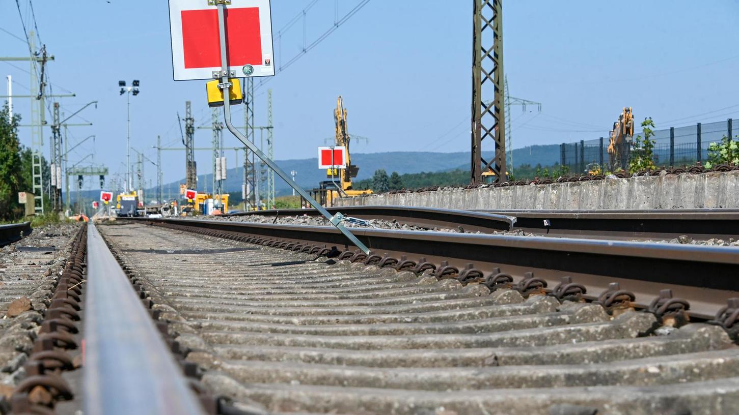 Die Bahnstrecke zwischen Bamberg und Nürnberg war am Dienstagmorgen komplett gesperrt.