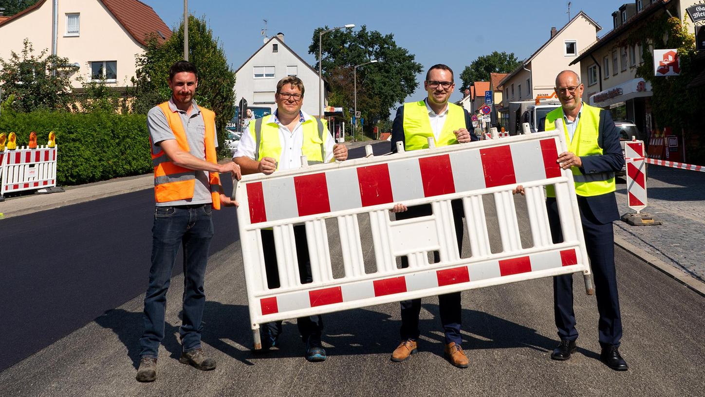 Die Wolkersdorfer Hauptstraße oder auch Bundesstraße 2 wird wieder für den Verkehr freigegeben.