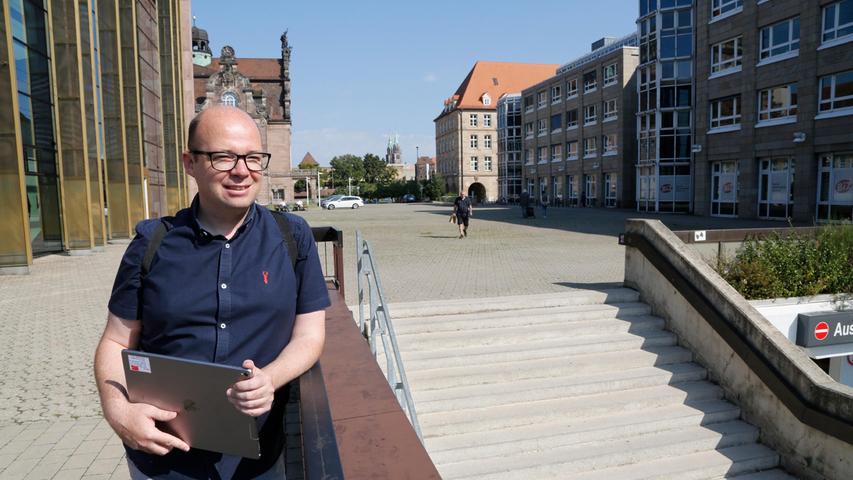 Steile Treppen, wie hier vom Karl-Pschigode-Platz zum Richard-Wagner-Platz, wirken auf Fußgänger abschreckend, findet Thorsten Brehm von der Nürnberger SPD. Steile Treppen, wie hier vom Karl-Pschigode-Platz zum Richard-Wagner-Platz, wirken auf Fußgänger abschreckend, findet Thorsten Brehm von der Nürnberger SPD.