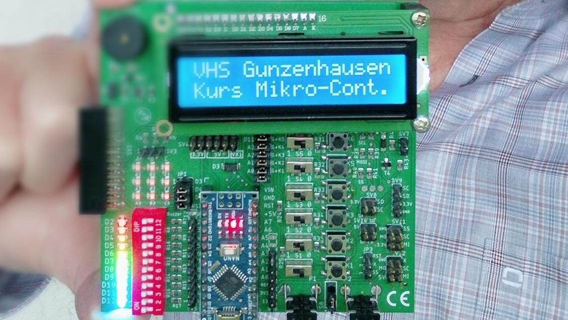 Anfängern wird Schritt für Schritt erklärt, wie sie die Mikrocontroller programmieren.
Anfängern wird Schritt für Schritt erklärt, wie sie die Mikrocontroller programmieren.