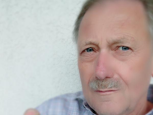 Wolfgang Trampert ist fasziniert von Mikrocontrollern und will das Wissen darüber an andere weitergeben.
Wolfgang Trampert ist fasziniert von Mikrocontrollern und will das Wissen darüber an andere weitergeben.