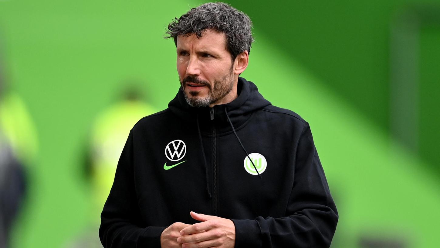 Nach dem peinlichen Rechenfehler im DFB-Pokal wurde schon über das Aus von Mark van Bommel spekuliert, in den Ronhof reist er aber als Trainer des Tabellenführers.