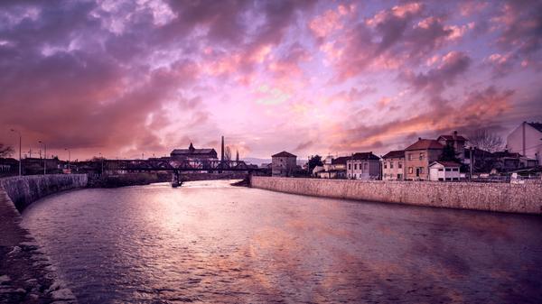 Der Balkan ist mehr als nur seine Badeorte an der Adria. Das serbische Belgrad hat eine lange Geschichte, deren Spuren man im Stadtbild gut sehen kann. Mit Air Serbia geht es direkt von Franken aus in die Hauptstadt der Republik.