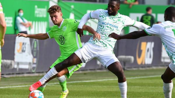 Fürs Kleeblatt geht es mit einem 0:1-Rückstand in die Kabine. Die Autostädter aus Wolfsburg haben nach 45 Minuten die Oberhand in der Partie, aber bei nur einem Tor Unterschied ist noch nichts verloren.