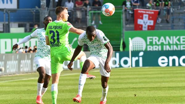 Dickson Abiama verpasst in der 86. Minute per Fallrückzieher nur knapp den Ausgleich. Pech für Fürth, denn Koen Casteels ist zur Stelle.