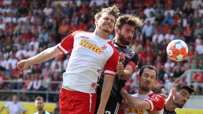 Mathenia, Mut und mehr: Punkt beim Jahn - Noten her für den FCN! Mathenia, Mut und mehr: Punkt beim Jahn - Noten her für den FCN!
