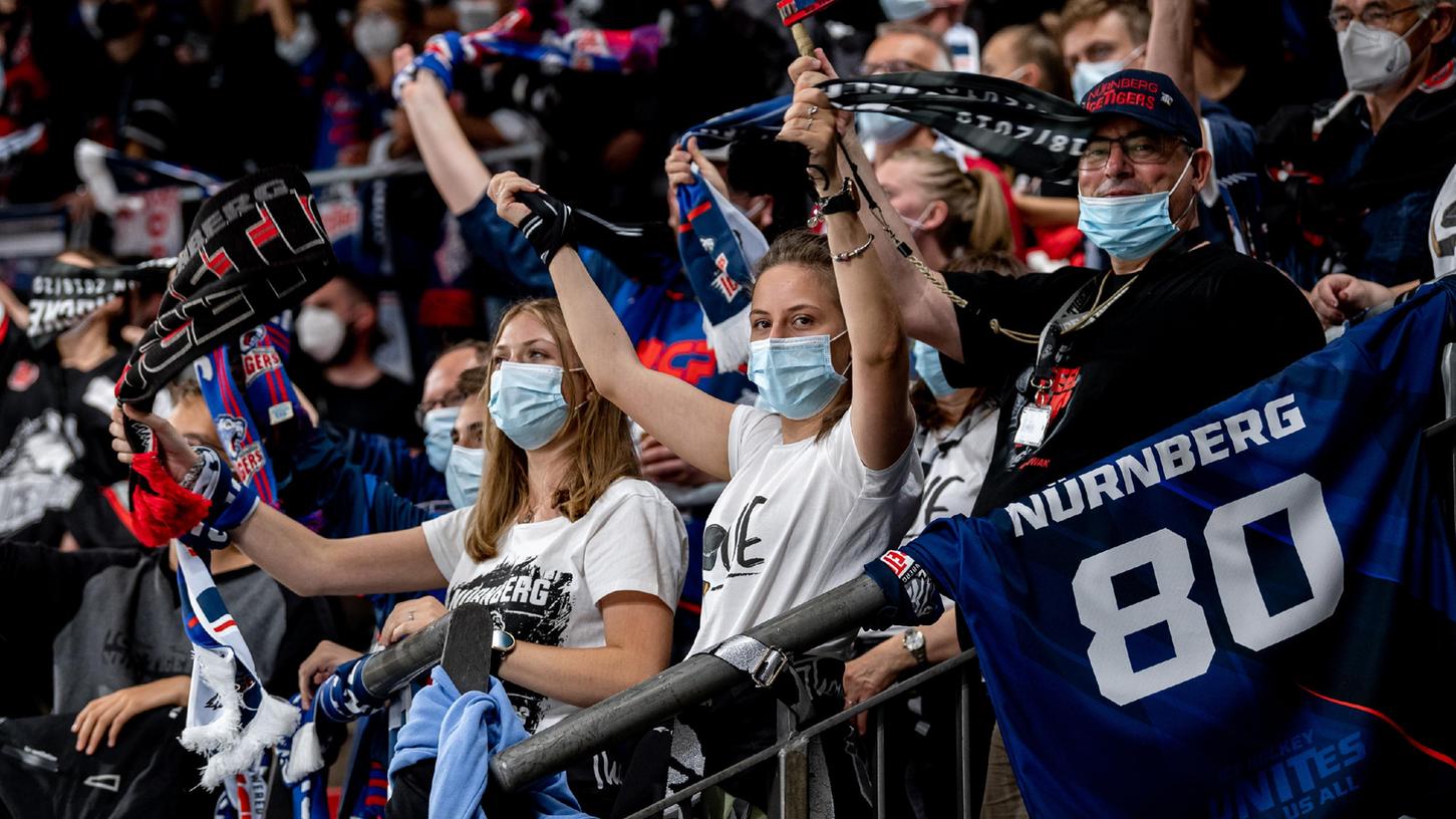 Egal, was passiert war, die Fans in Nürnberg jubelten - ganz einfach, weil sie es wieder mit dabei sein durften.