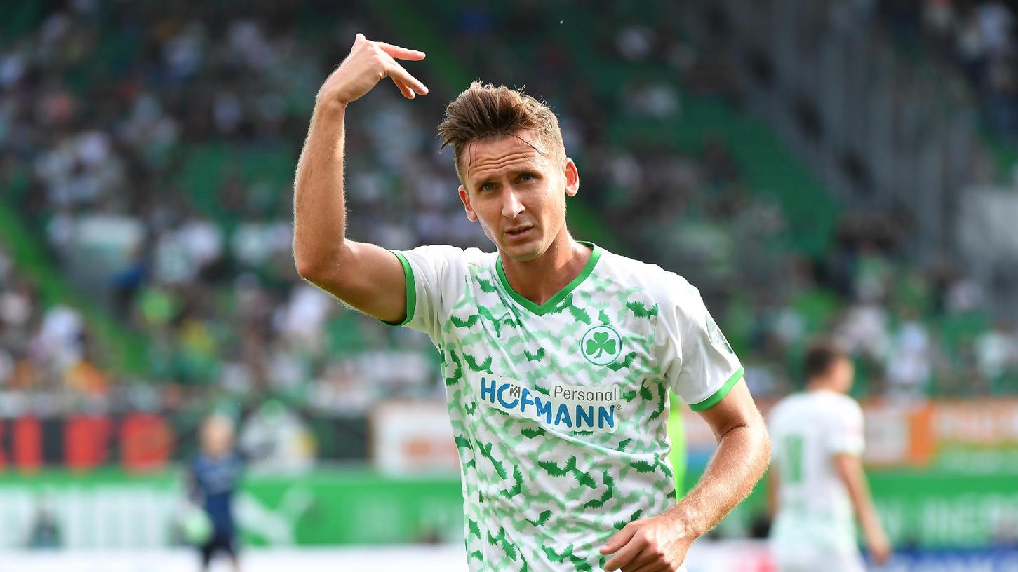 Weiter arbeiten, weiter daran glauben: Auch Paul Seguin tut sich bislang schwer in der Bundesliga, ist aber überzeugt, dass seine Fürther demnächst häufiger punkten.
Weiter arbeiten, weiter daran glauben: Auch Paul Seguin tut sich bislang schwer in der Bundesliga, ist aber überzeugt, dass seine Fürther demnächst häufiger punkten.