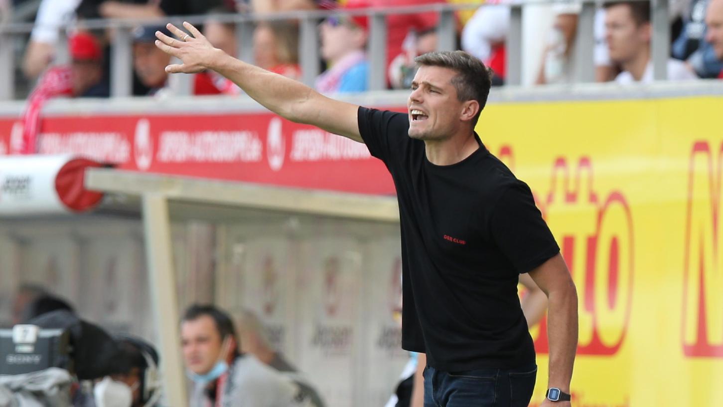 "Wir sind natürlich glücklich über den Punkt", meint FCN-Coach Robert Klauß nach dem Topspiel in Regensburg.
