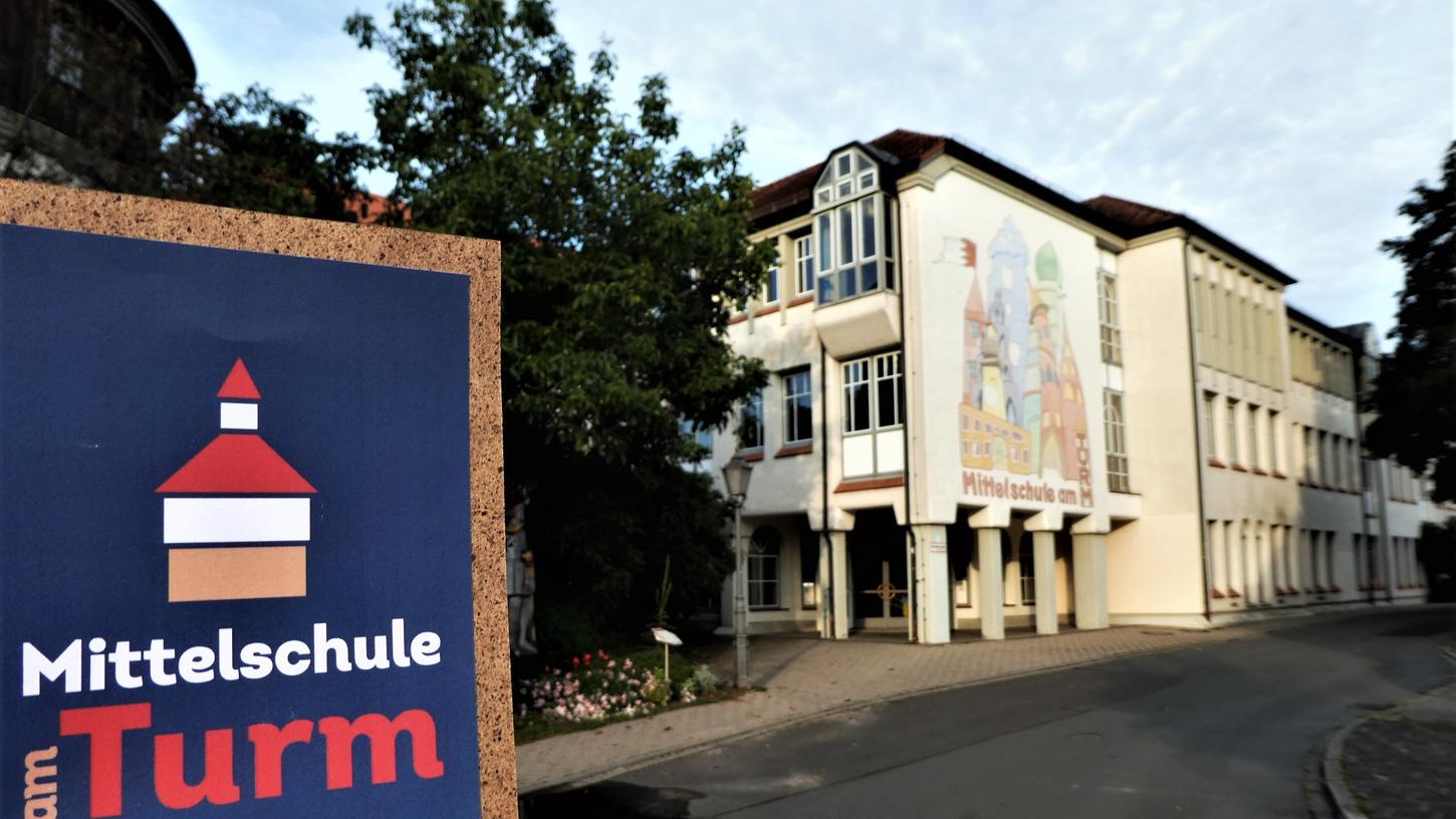 Bewusst schlicht gehalten: Das neue Logo der Neustädter „Mittelschule am Turm“. Foto:o.n. Bewusst schlicht gehalten: Das neue Logo der Neustädter „Mittelschule am Turm“. Foto:o.n.