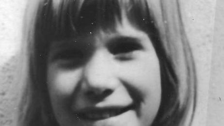 Die zehnjährige Ursula Herrmann aus Eching am Ammersee (Oberbayern) auf einem Foto aus dem Jahr 1981, das das Bayerische Landeskriminalamt am 30.05.2008 verbreitet hat.
Die zehnjährige Ursula Herrmann aus Eching am Ammersee (Oberbayern) auf einem Foto aus dem Jahr 1981, das das Bayerische Landeskriminalamt am 30.05.2008 verbreitet hat.