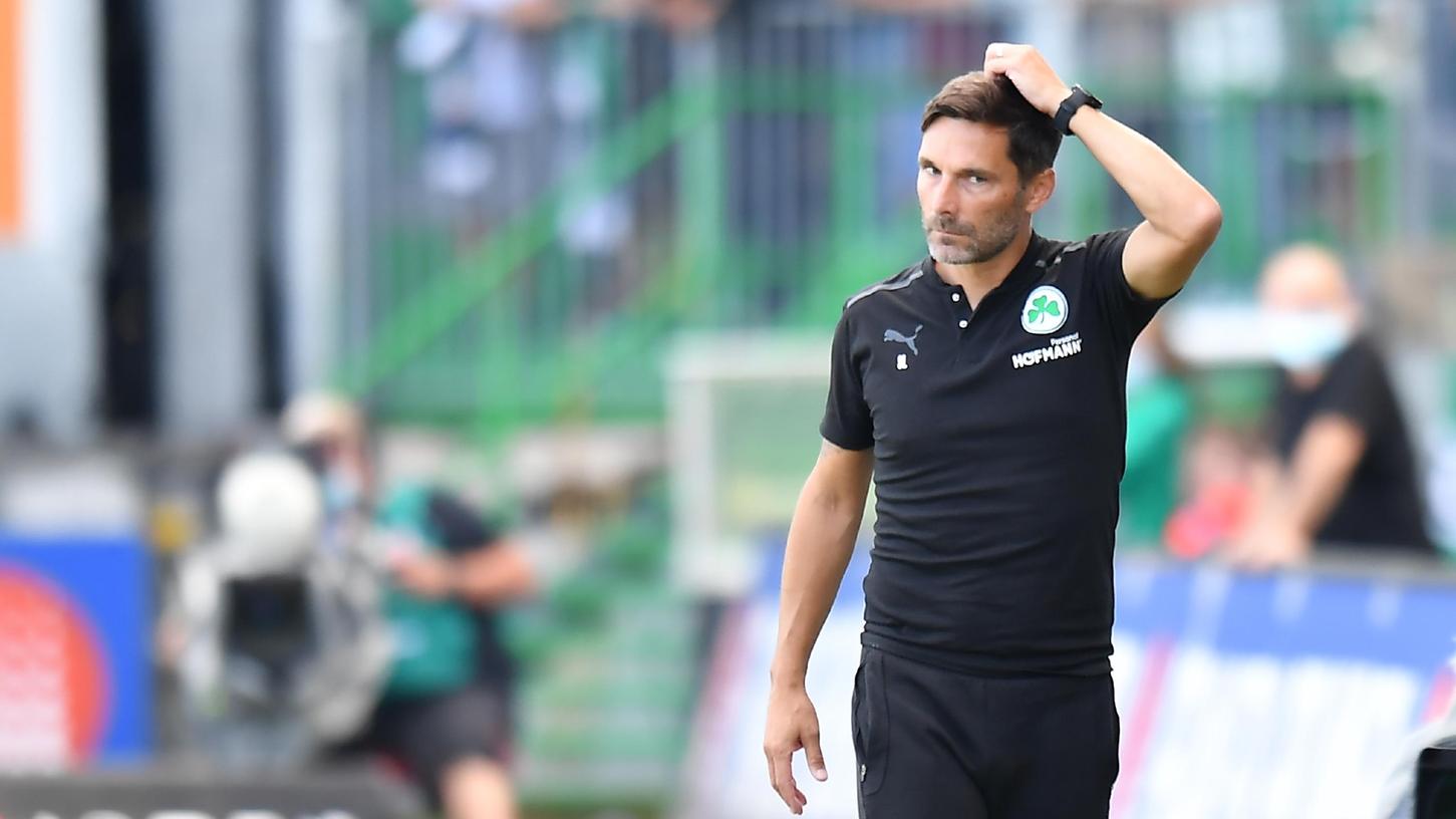 Nachdenklich: Fürths Trainer Stefan Leitl am vergangenen Samstag beim Spiel gegen den VfL Wolfsburg.
Nachdenklich: Fürths Trainer Stefan Leitl am vergangenen Samstag beim Spiel gegen den VfL Wolfsburg.