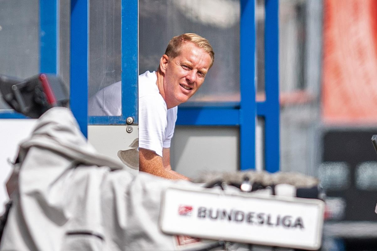 "Ich wäre auch gerne mal Nationalspieler gewesen. Ostfriesland war leider nie ein eigenständiger Staat. Von daher gab's da für mich keine Chance."