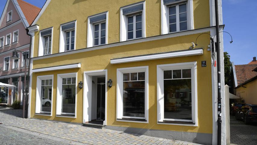 Der "KunsTraum" zieht Ende Oktober in dieses Haus in der Kugelbühlstraße ein. Die Post eröffnet dort eine neue Filiale.