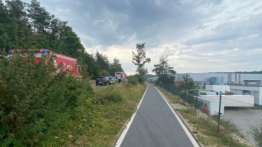 Bisher ist noch offen, warum der Lkw von seiner Fahrspur abkam.
Bisher ist noch offen, warum der Lkw von seiner Fahrspur abkam.