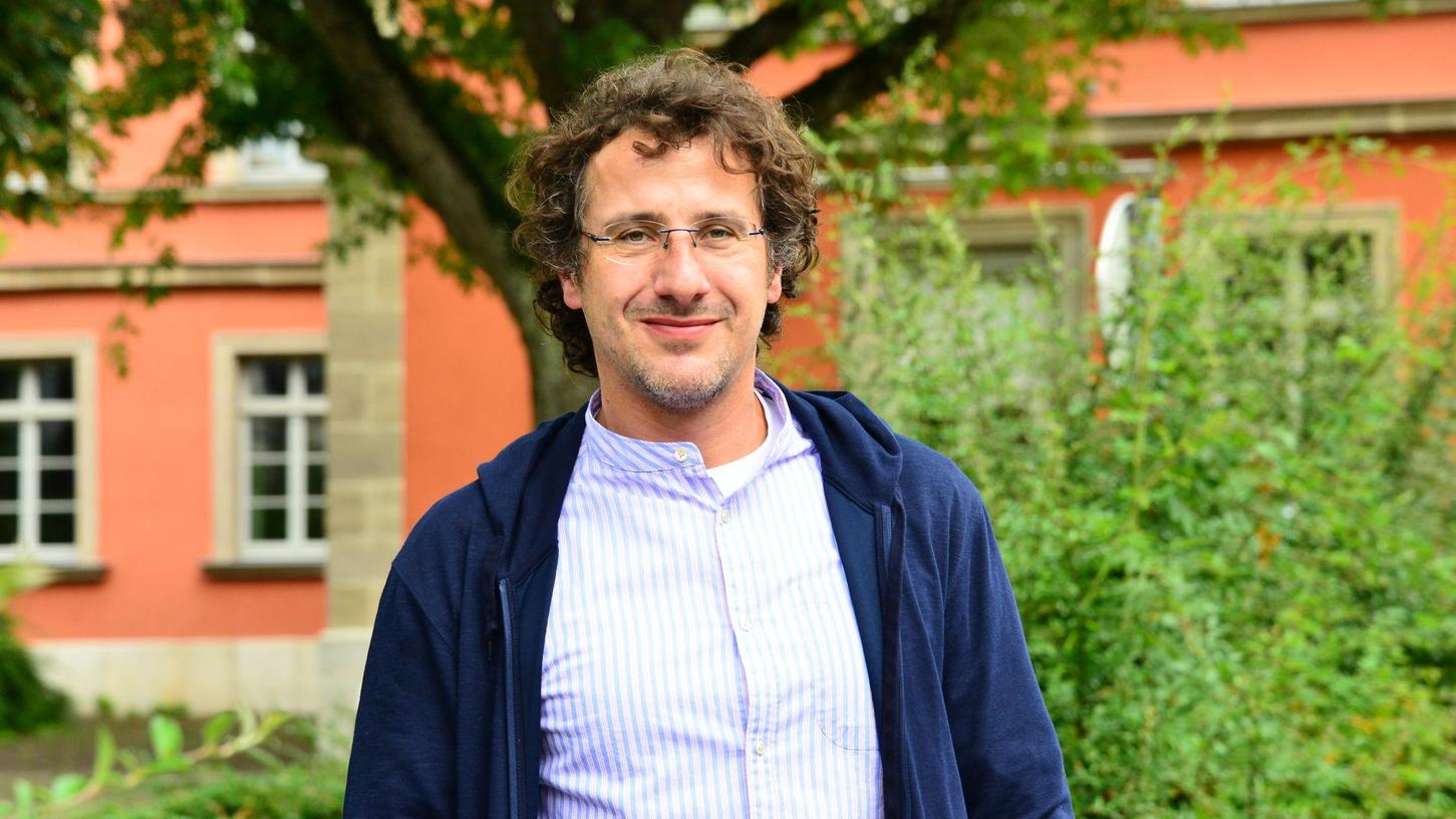 Der Weißenburger Politikwissenschaftler Dr. Thomas Kestler (FDP) tritt für eine ideologiefreie Energie- und Umweltpolitik ein. Früher bei den Grünen, hält er heute deren Energiepolitik „oftmals realitätsfern“. Der Weißenburger Politikwissenschaftler Dr. Thomas Kestler (FDP) tritt für eine ideologiefreie Energie- und Umweltpolitik ein. Früher bei den Grünen, hält er heute deren Energiepolitik „oftmals realitätsfern“.