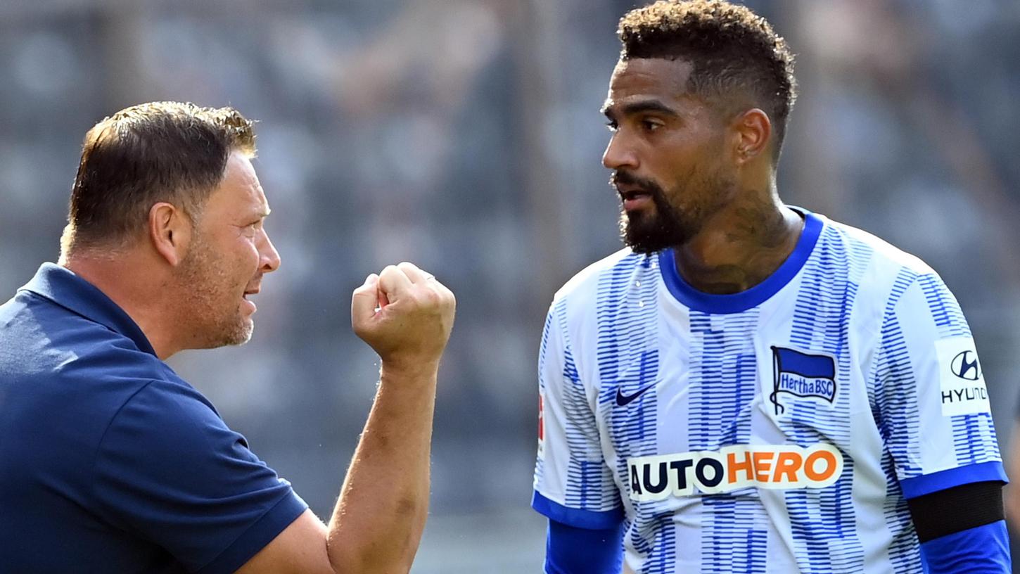 Der Chef neben und der auf dem Platz: Pal Dardai (links) mit Kevin-Prince Boateng.
Der Chef neben und der auf dem Platz: Pal Dardai (links) mit Kevin-Prince Boateng.