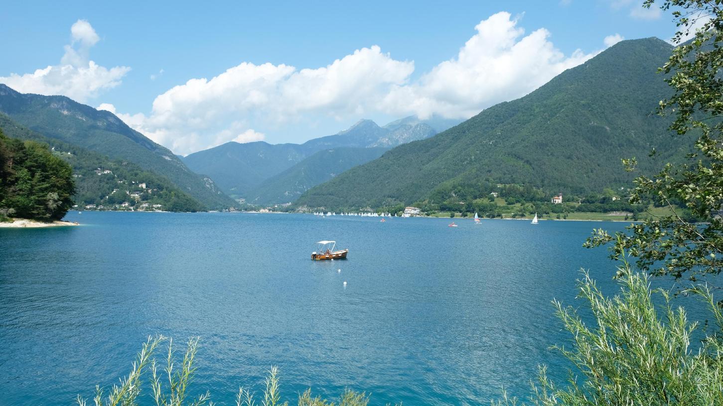 Bei einem Notfall am Gardasee rettete ein Erlanger einem Familienvater durch sein beherztes Eingreifen wohl das Leben,
Bei einem Notfall am Gardasee rettete ein Erlanger einem Familienvater durch sein beherztes Eingreifen wohl das Leben,